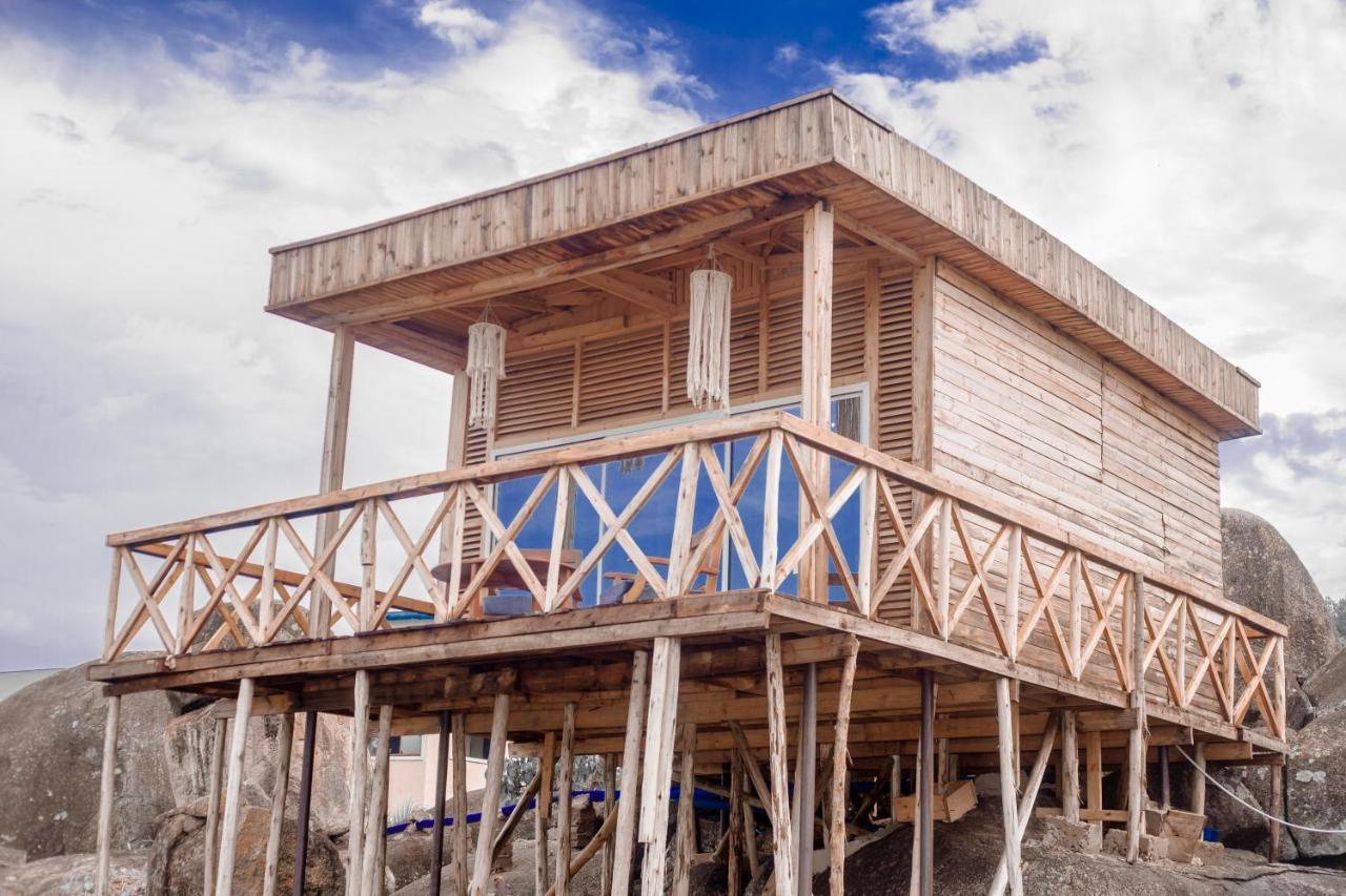 Single Cabin With Lake View Мванза Экстерьер фото