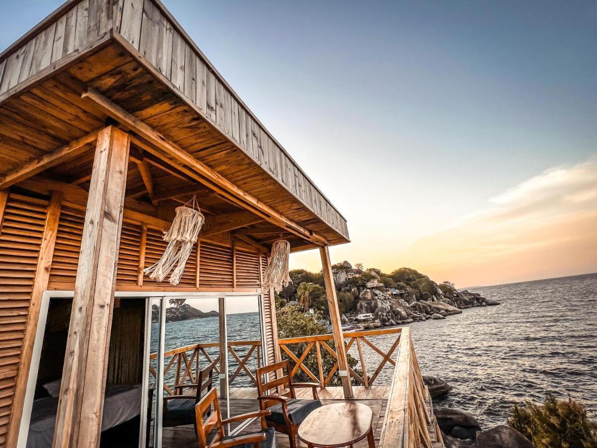Single Cabin With Lake View Мванза Экстерьер фото